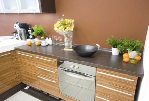 Stainless Utility Sink vs. Plastic Utility Sink